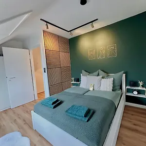 Stilvoll-modern-neu Apartment